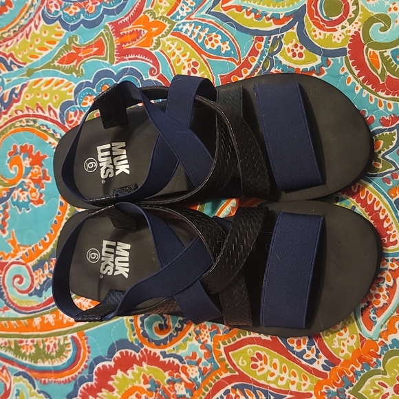 Muk Luks Wedge Sandal Women's Size 6 Navy and Black - Picture 2 of 5